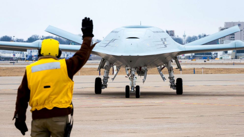 operador que marca una aeronave